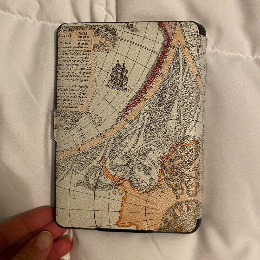 Kindle Paperwhite Map Case - Picture 3 of 5